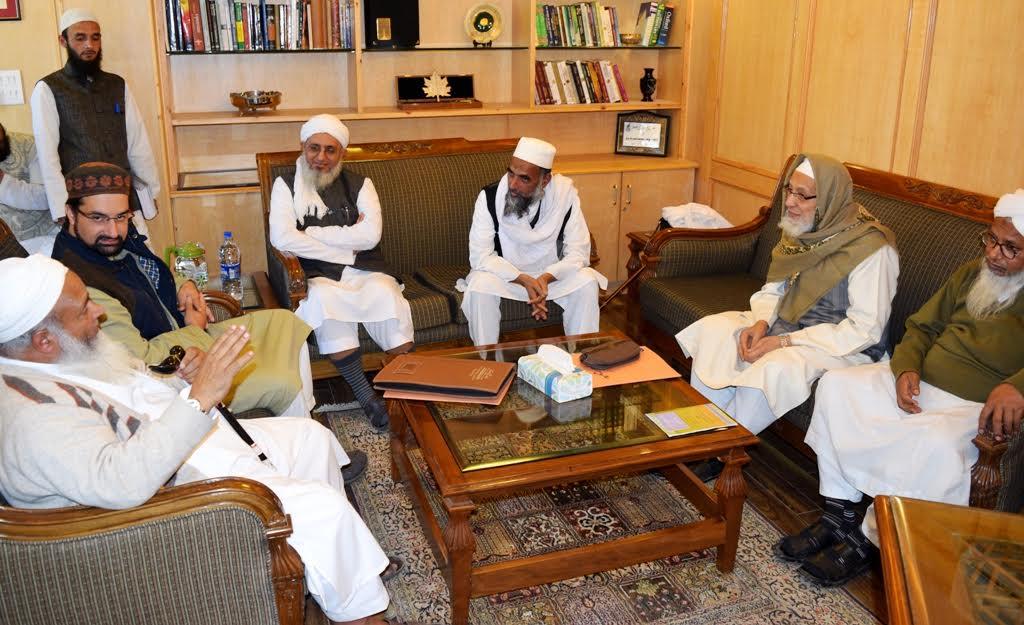 Mirwaiz meets delegation of prominent Islamic jurists